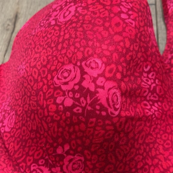 Victoria’s Secret Racerback Demi - Picture 13 of 16